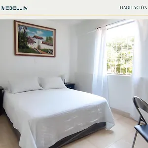 Hostal Casa Medellin Pensión