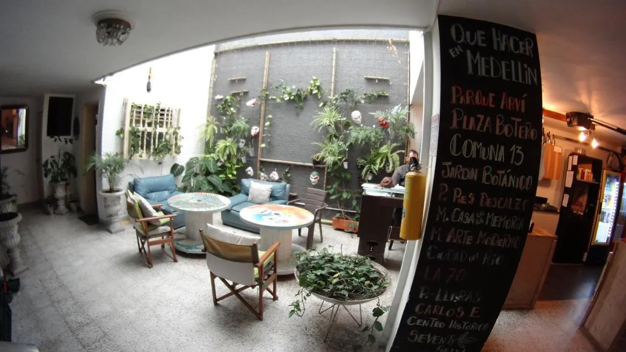 Guest house Basico Medellin Hostel
