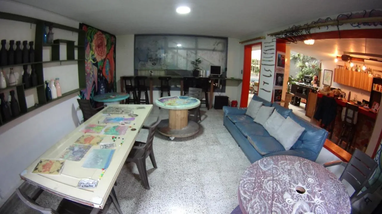 Basico Medellin Hostel Colombia