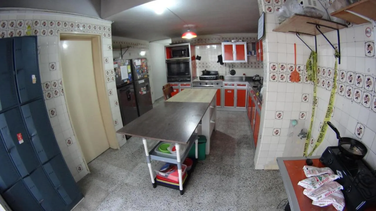 Basico Medellin Hostel 0*,  Colombia