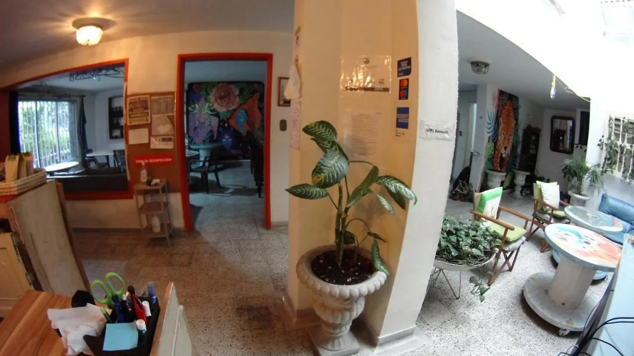 Guest house Basico Medellin Hostel