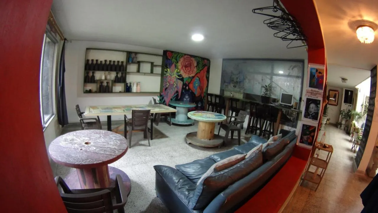 Guest house Basico Medellin Hostel